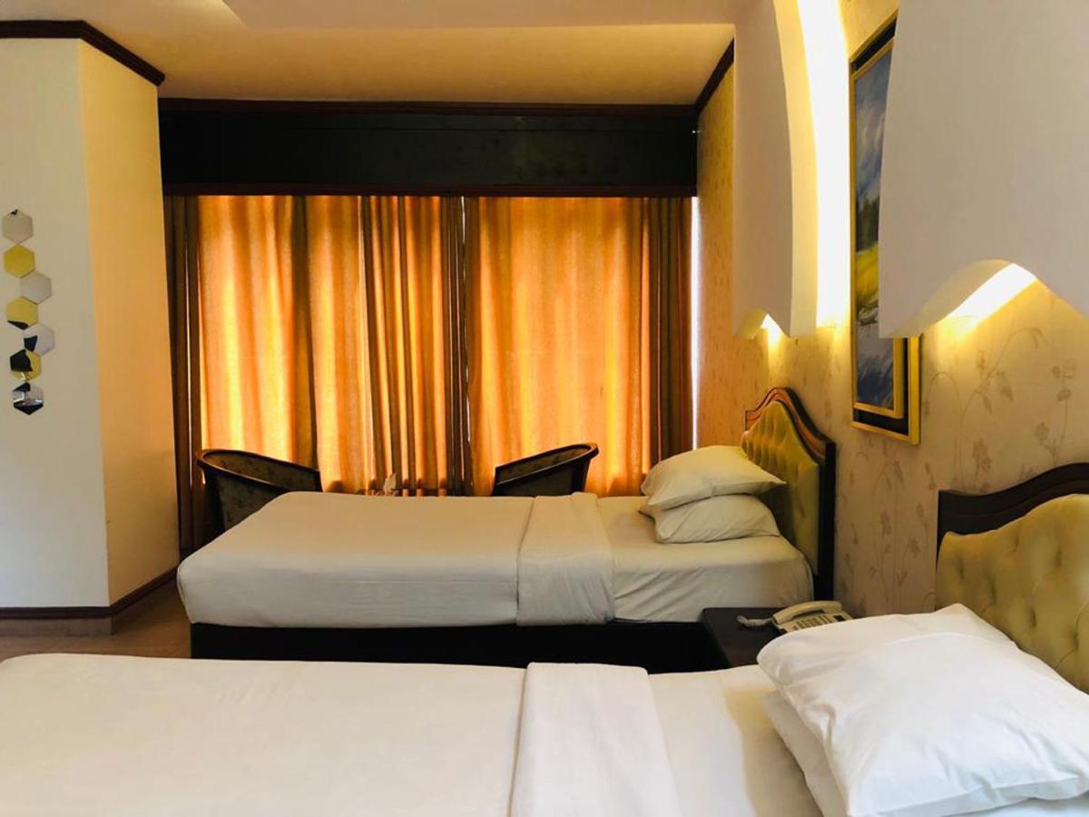 Grand Park Hotel Ćottogram Zewnętrze zdjęcie