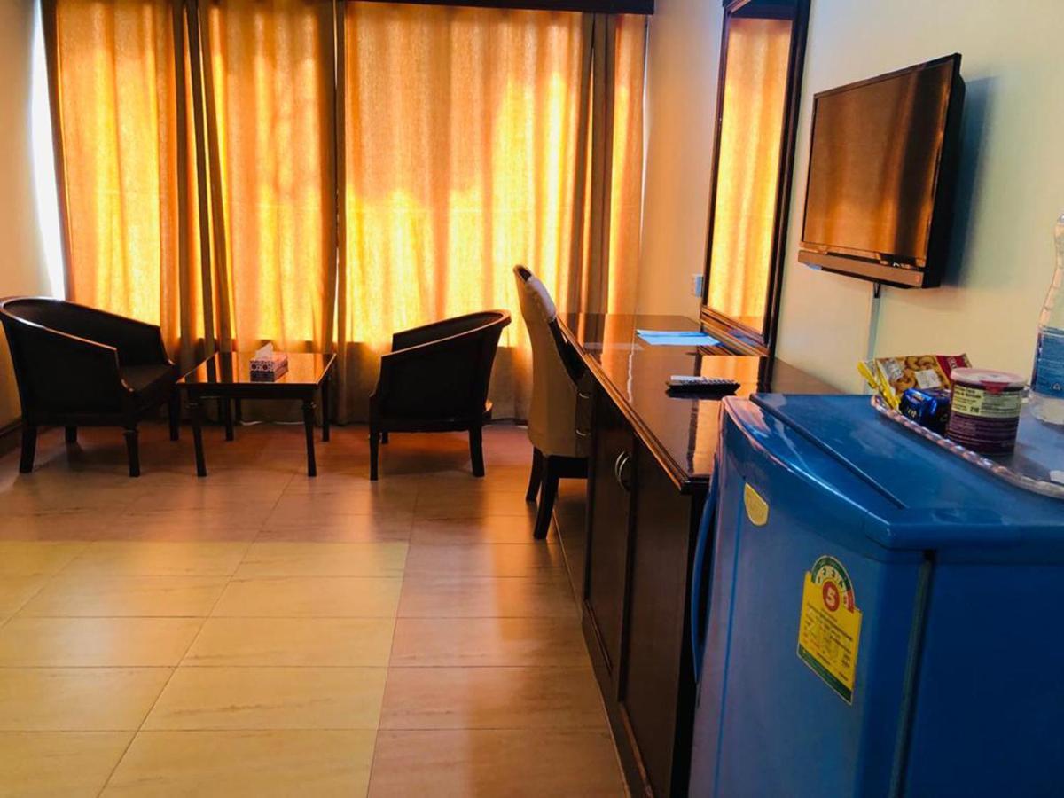 Grand Park Hotel Ćottogram Zewnętrze zdjęcie